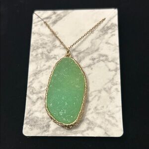Elegant Green Pendant Necklace